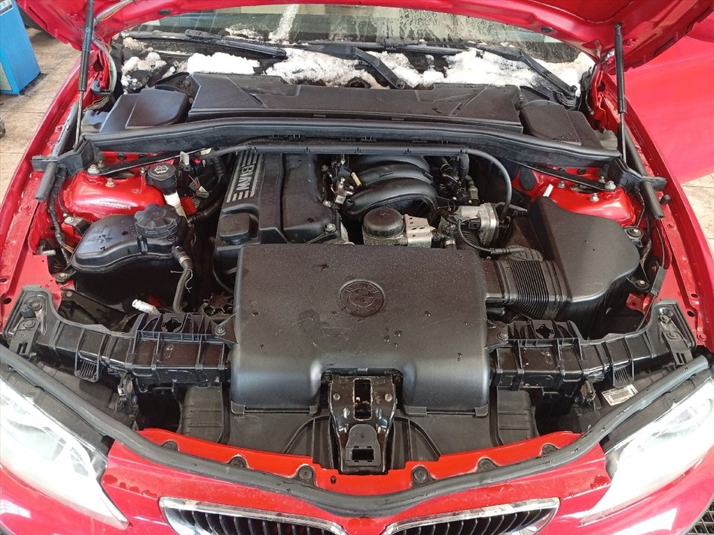BMW 1 (E87) 118i - Bontódik! 13. kép