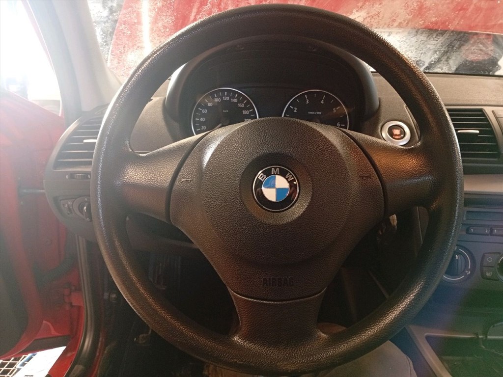 BMW 1 (E87) 118i - Bontódik! 22. kép
