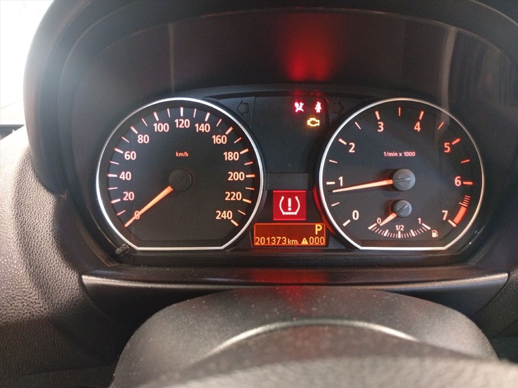 BMW 1 (E87) 118i - Bontódik! 23. kép