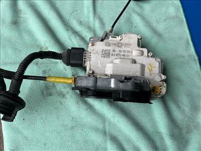 Audi Q3 (8U) 8U ajtózár  1j1837015a