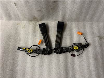 Ford Focus Mk2 gyári övfeszítő biztonsági öv csat bal-jobb oldali 1717507 1717037