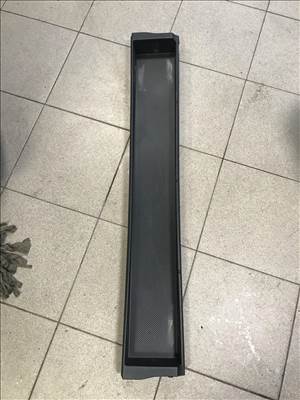 Skoda Octavia II Kombi / csomagtér roló előtti tároló 1z9867145d