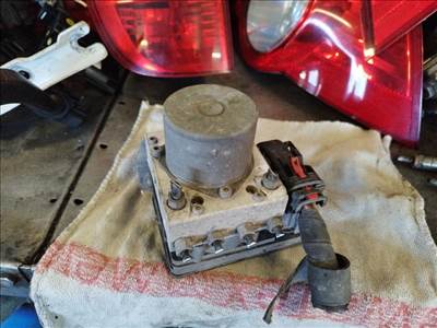 Skoda Rapid ABS kocka 6r0614517bd