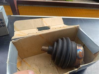 Volkswagen Polo II Féltengely csukló GKN 302122 VW Polo