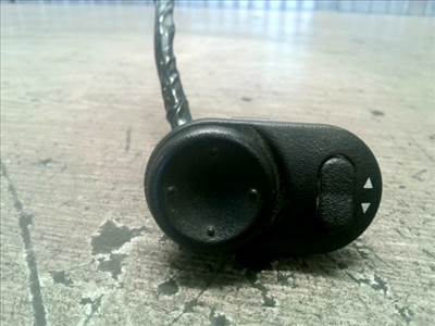 SUZUKI WagonR+ Elektromos tükör állító kapcsoló