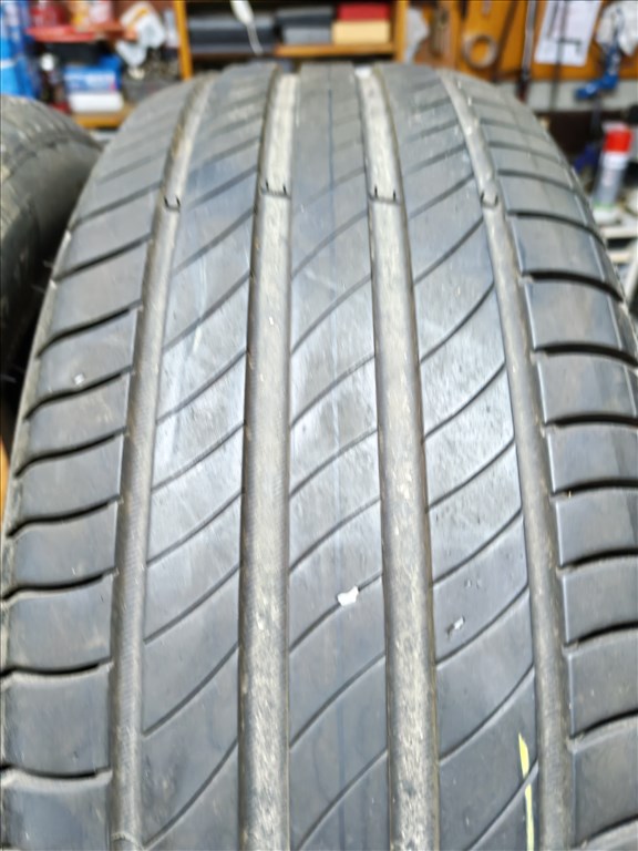  215/5517" 94Y  Bridgestone   DOT2022  5,5mm  12500Ft/db 5. kép