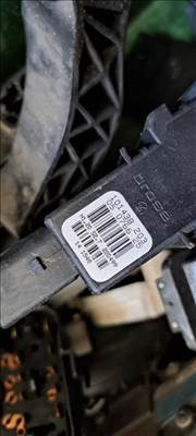 Volkswagen Golf IV, Volkswagen Passat B5 jobb hátsó ablakemelő motor  101438203