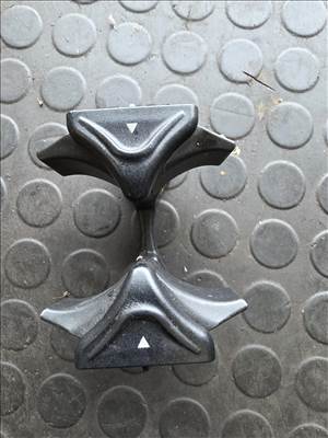 Mercedes CLS-osztály W218 CLS 218 pohártartó előre 