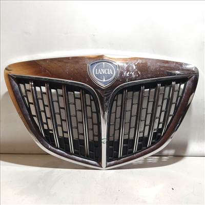 204683 Lancia Delta 2008-2014 Díszrács, a képen látható sérüléssel 735485930