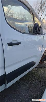 Opel Combo E jobb első ajtó 
