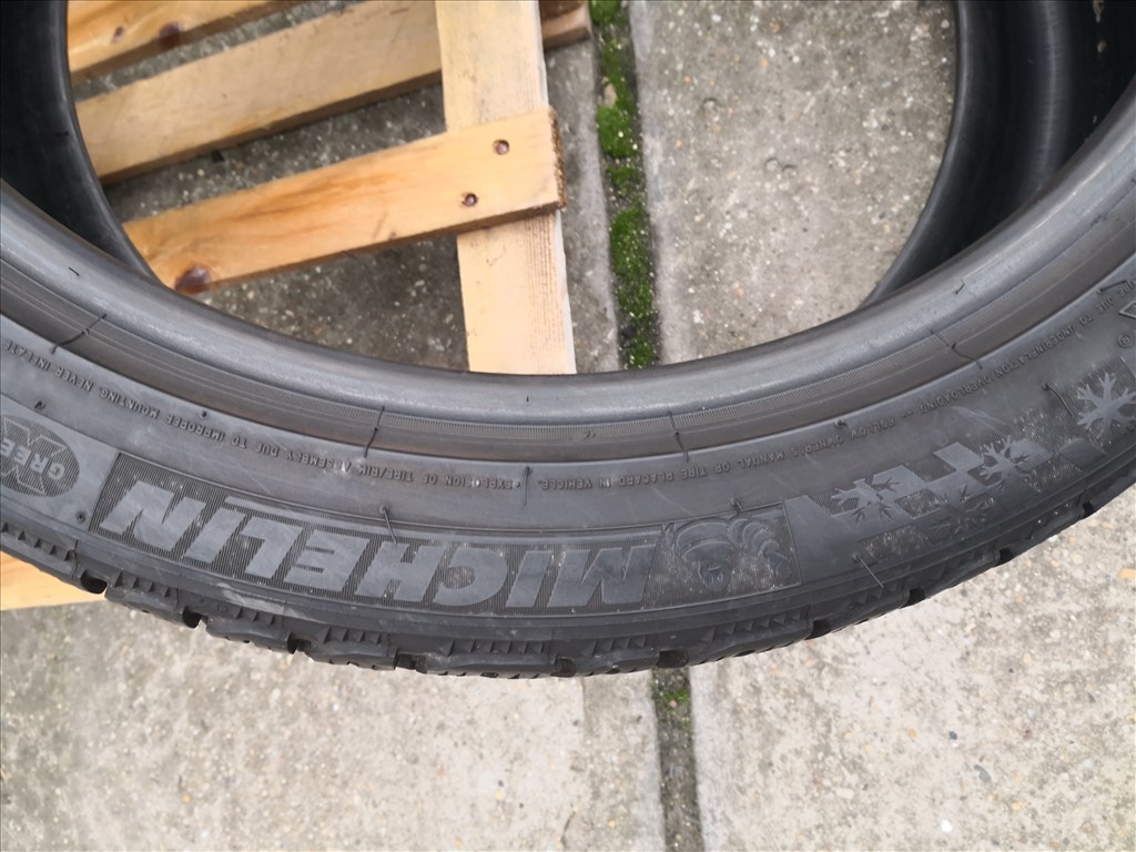 235/40R19 Michelin téli gumi 2db 2. kép