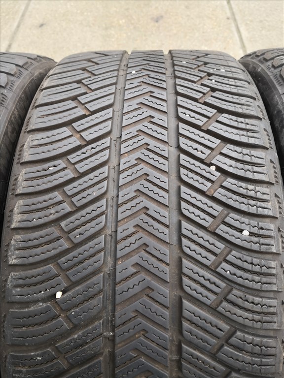 235/40R19 Michelin téli gumi 2db 7. kép