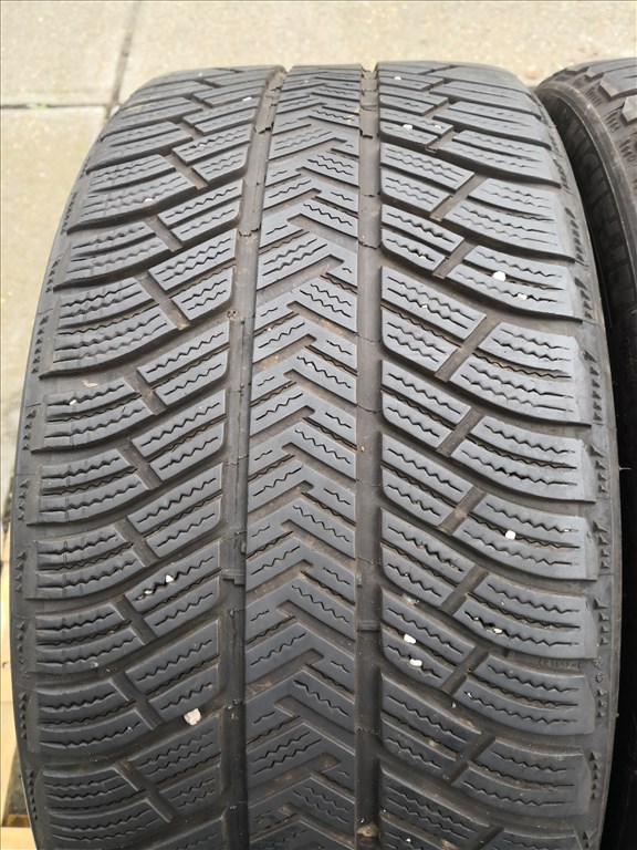 235/40R19 Michelin téli gumi 2db 8. kép