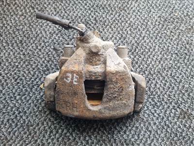 FORD FOCUS III Jobb első Féknyereg Munkahengerrel