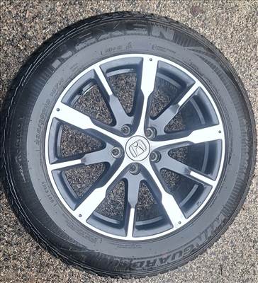  5x114.3 lyukosztású 18" újszerű (gyári felni) alufelni, rajta 235/60 használt Nexen téli gumi gumi 