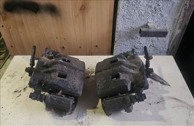 Nissan X-Trail (T30) Első féknyereg 2.2