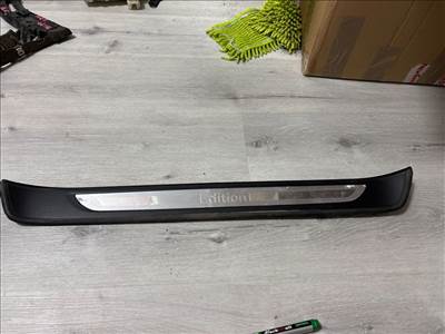 BMW 3 (E90) Jobb első Belső Küszöb Burkolat