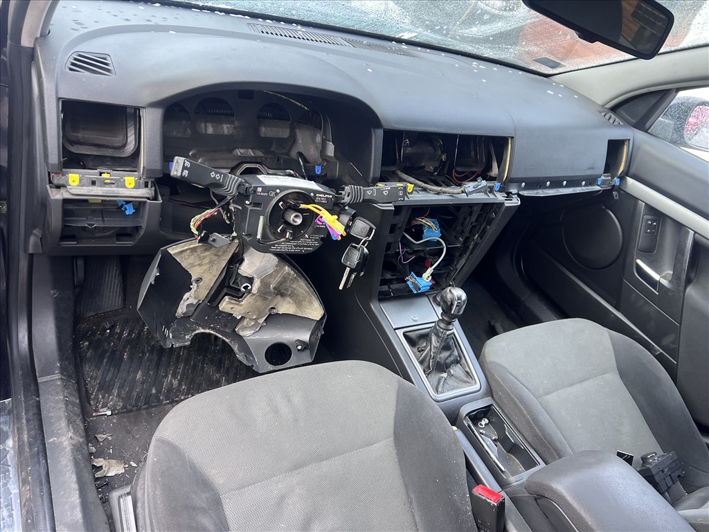 Opel Vectra C 2.2i bontott alkatrészei 3. kép