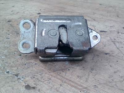 TOYOTA YARIS 99.04-05.09 Csomagtér ajtó zárszerkezet