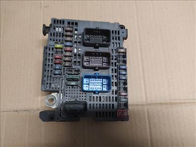 Peugeot 508 2.0 Hdi BSM Biztosítéktábla Motortér 9674921980