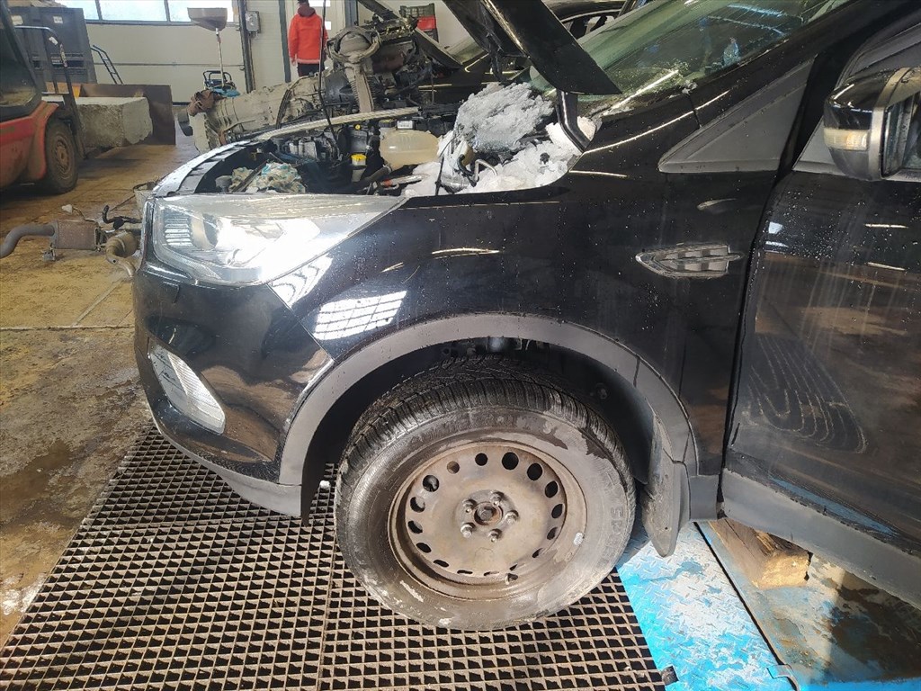 FORD KUGA II 1.5 EcoBoost - Bontódik! 20. kép