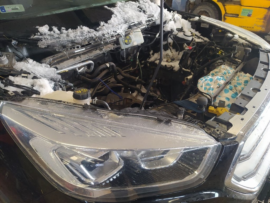 FORD KUGA II 1.5 EcoBoost - Bontódik! 23. kép