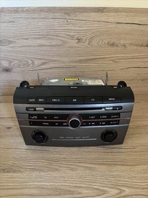 Mazda 3 rádió fejegység BR2B 66 AR0