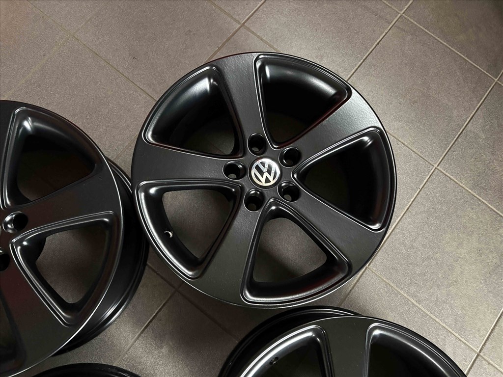 VW T5 T6 17" 5x120 fekete alufelni eladó 17 coll Transporter Multivan 4. kép