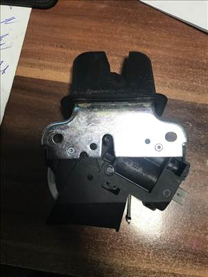 Volkswagen Passat CC csomagtér zár 4f5827505d