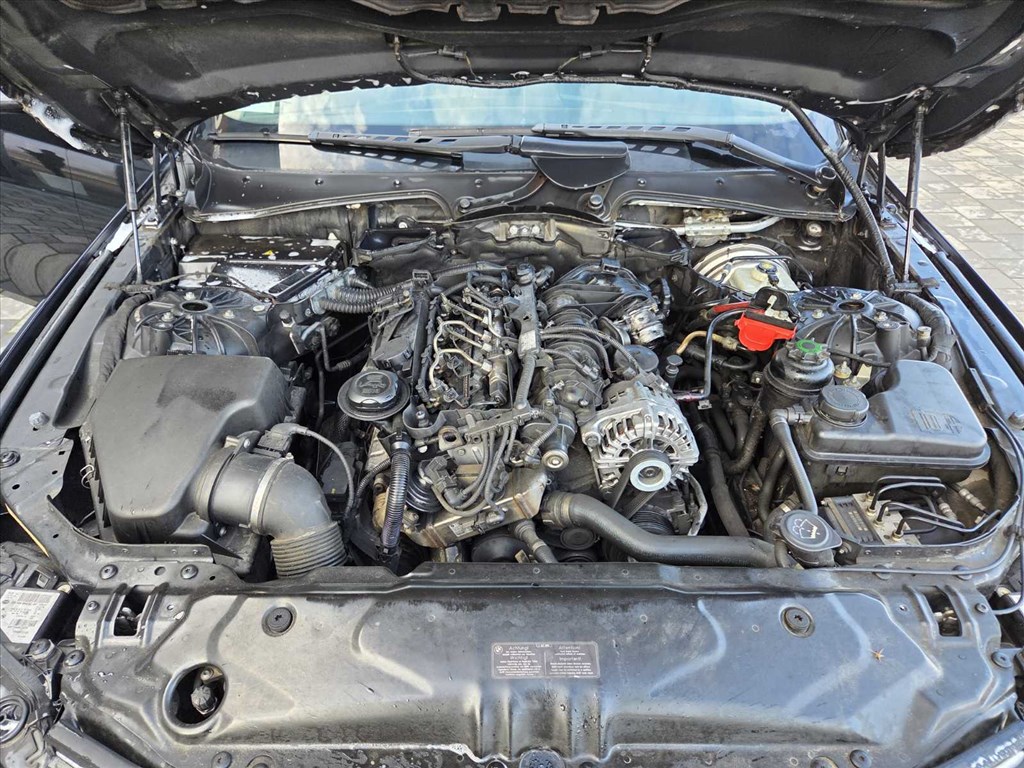 BMW 520 (E60/E61) bontott alkatrészei 8. kép