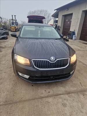 Skoda Octavia III bontott alkatrészei CRM, QMM, LF9R