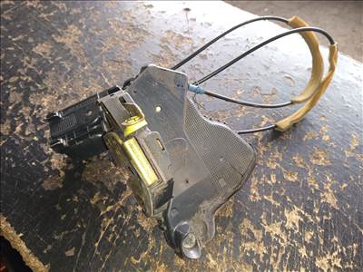 Toyota Corolla E12J Kombi bal első ajtózár