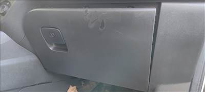 Fiat Doblo III kesztyűtartó 