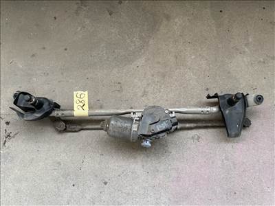 Suzuki Swift első ablaktörlő motor 3811068l00