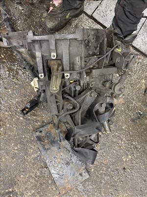 Fiat 2.8 JTD/HDI manuális váltó 