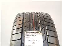 Bridgestone RE050 235/45 R17 