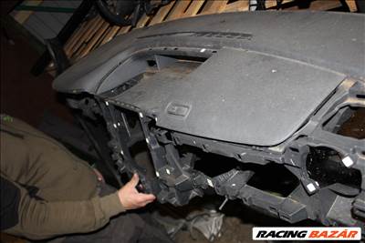 Renault Trafic 3 műszerfal burkolat 