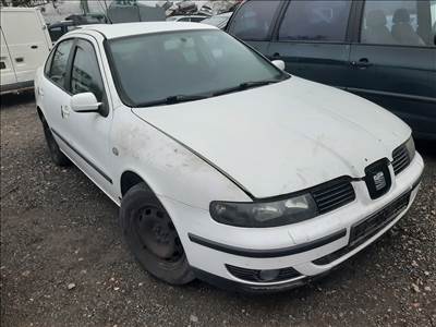 Seat Toledo II bontott alkatrészei