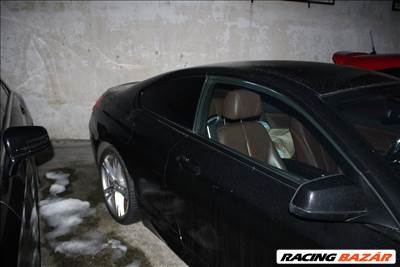 BMW 640 coupe kasztni kék színben.