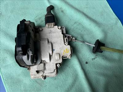 Audi A6 (C6 - 4F) C6 - 4F ajtózár  4f0839015