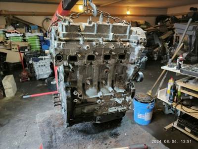 TOYOTA AVENSIS T27 Motor (Fűzött blokk hengerfejjel) Motorkód 1AD