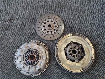 Mazda 6 kettőstömegű lendkerék szett (motorkód: R2AA) 180825022617