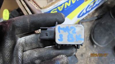 Mazda 3 (BK) középső ütközés érzékelő (3M5T-14B006-AD)