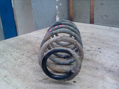 TOYOTA YARIS 99.04-05.09 Hátsó rugó 
