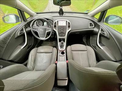 Opel Astra J  Gyári Bontott Alkatrész