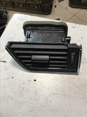 Skoda Octavia III jobb légbefúvó