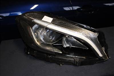 Mercedes A 200 W176 MB A-class Jobb első Led lámpa sérült!