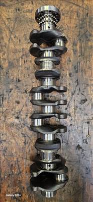 BMW N57D30 felújított főtengely. 11217799970