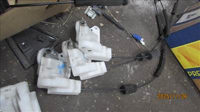 Mazda 5 (CR) jobb hátsó zár