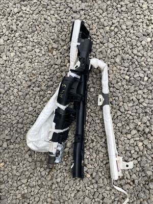 Toyota RAV4 (XA50) függönylégzsák.